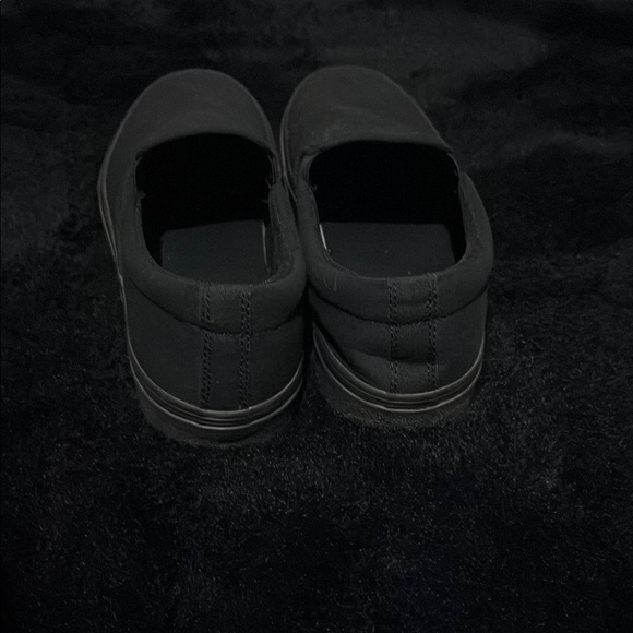 Classic Black Slip-On Men's Shoes - Picture 5 of 6